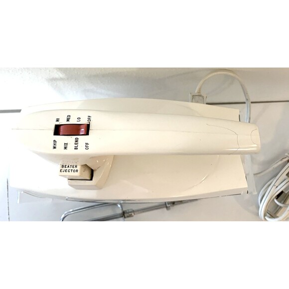 Vintage Grant Maid Hand Mixer Mod. 115v 160w AC-BC W.T. Grant Dept 1950 - Picture 3 of 6